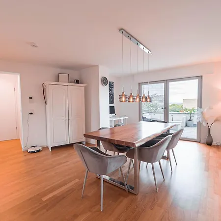 Luxurious Penthouse Apartment *